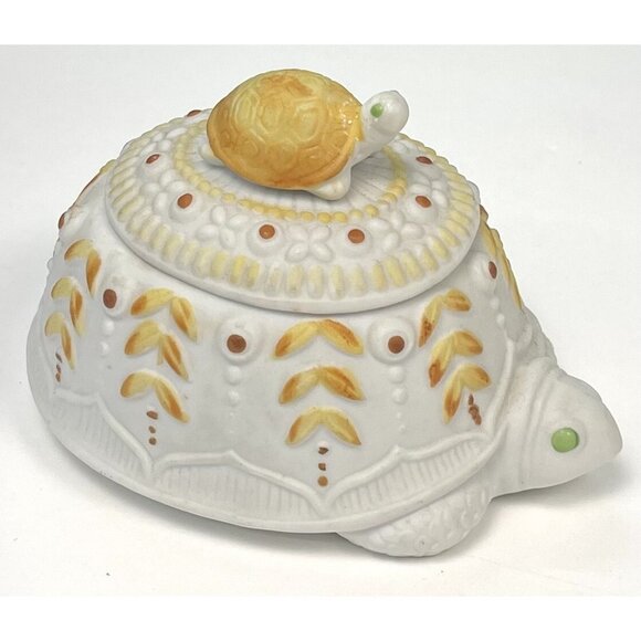 VTG LEFTON 4" Porcelain Bisque Turtle TRINKET BOX White Yellow 658 EUC - Picture 3 of 6